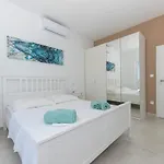 בית נופש Dante With Sea View & Private Pool מאקרסקה