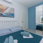 בית נופש Dante With Sea View & Private Pool מאקרסקה