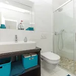 בית נופש Dante With Sea View & Private Pool