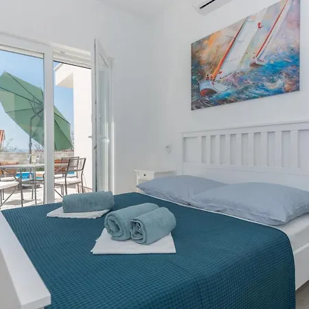 Dante With Sea View & Private Pool מאקרסקה