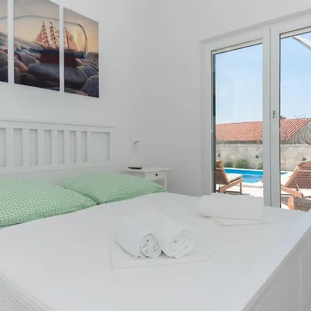 Dante With Sea View & Private Pool 펜션 *